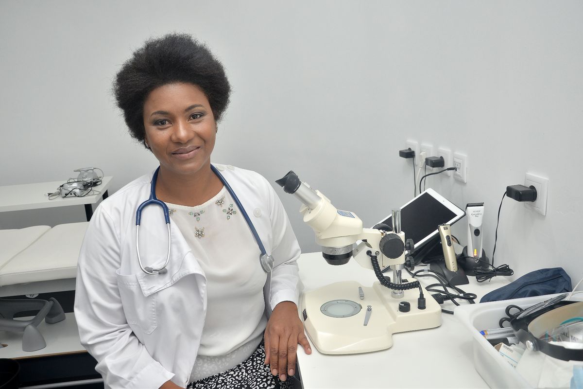 Dr. Fátima Garcês, clinical director at Replace Clinic